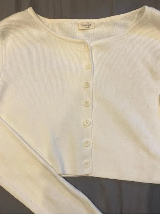 Brandy Melville White Cropped Button-Front Long Sleeve Top - Picture 2 of 5
